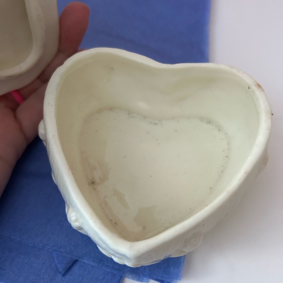 4/$100 Heart-Shaped Ceramic Trinket Box with Rabbit and Flowers - Picture 4 of 8